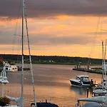 Hafenidyll 46 - Exklusiv Am Yachthafen Mit Zwei Baedern - Traumhafte Sonnenuntergaenge Inklusive * Karlshagen