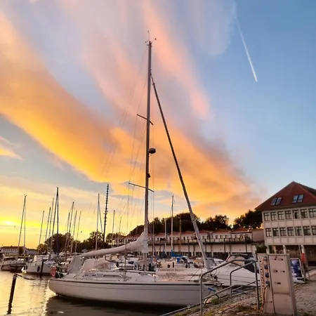 Hafenidyll 46 - Exklusiv Am Yachthafen Mit Zwei Baedern - Traumhafte Sonnenuntergaenge Inklusive Apartment
