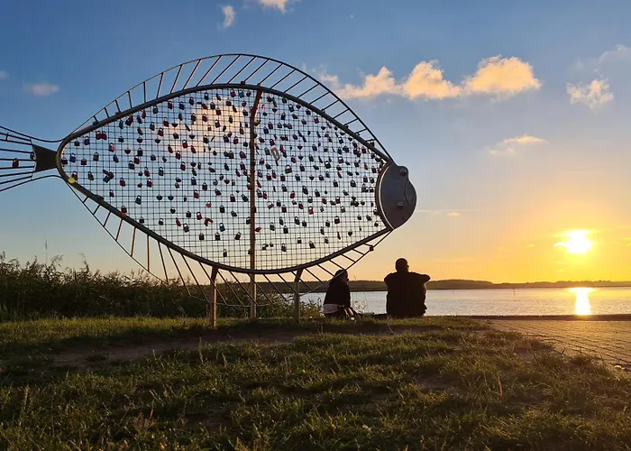Hafenidyll 46 - Exklusiv Am Yachthafen Mit Zwei Baedern - Traumhafte Sonnenuntergaenge Inklusive Apartman